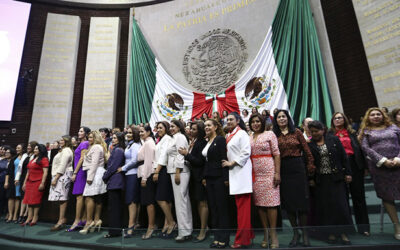 La mujer como autoridad electoral en la democracia mexicana.