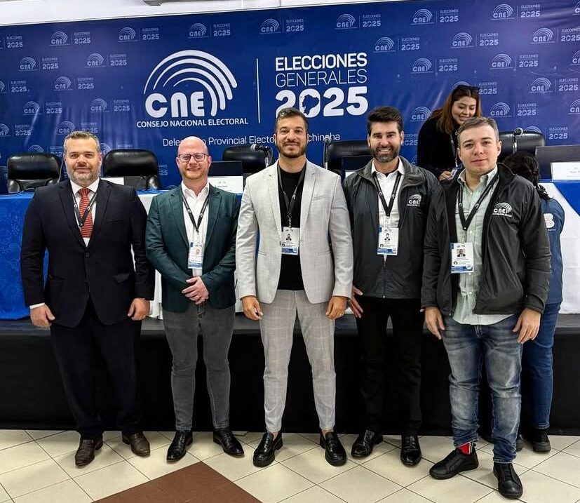 Bruno Martins, miembro de CAOESTE, encabezó la Misión de Observación Electoral de Transparencia Electoral en la segunda vuelta presidencial de Ecuador