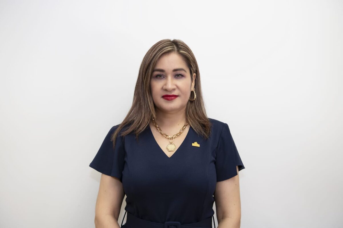 Alma Lorena Alonso Valdivia